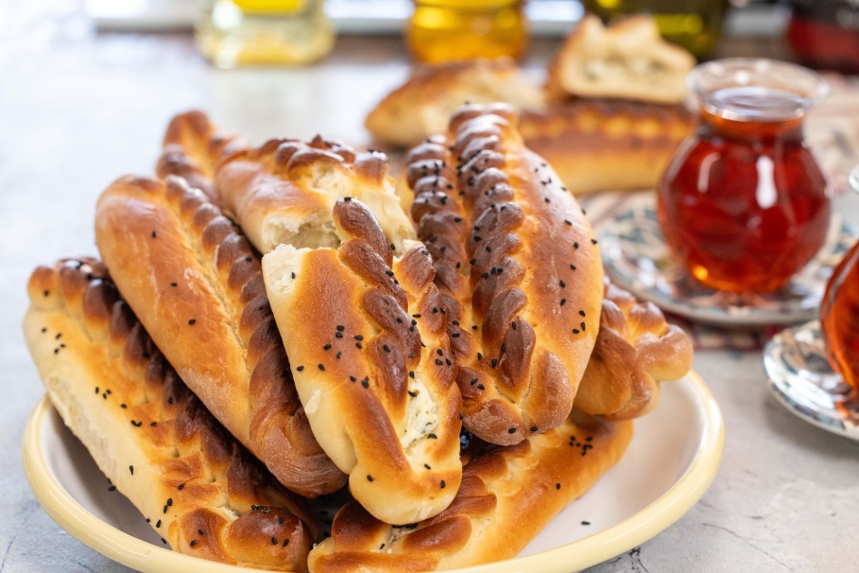 Sütlü Örgülü Ekmek